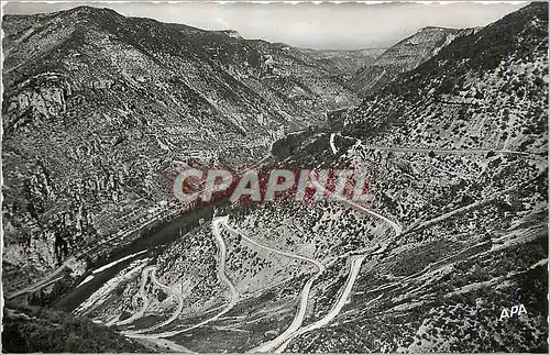 Cartes postales moderne En Parcourant les Gorges du Tarn Les lacets de la route de la Malene a l'Aven Armand et la Valle