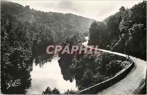 Cartes postales moderne L'Auvergne Route et Barrage de St Sauves sur la Dordogne en aval de la bourboule