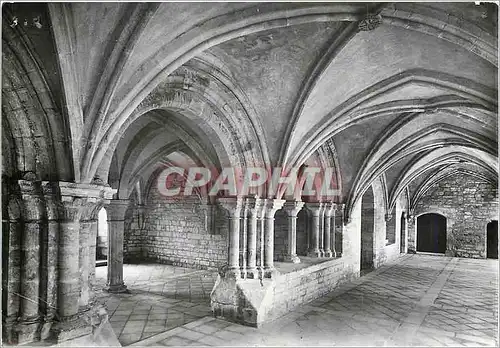 Cartes postales moderne Noirlac (Cher) Abbaye Cistercienne Salle Capitulaire et Galerie du Cloitre