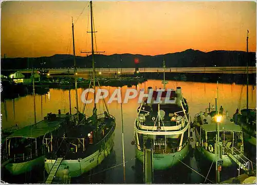 Cartes postales moderne Couleurs et Lumiere de France La Cote d'Azur miracle de la nature Saint Tropez (Var) Coucher de