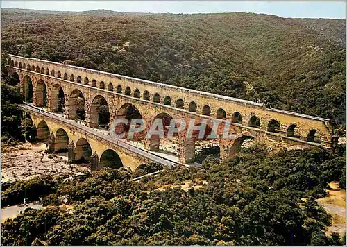 Cartes postales moderne Le Pont du Gard Aqueduc romain (Long 269 m)