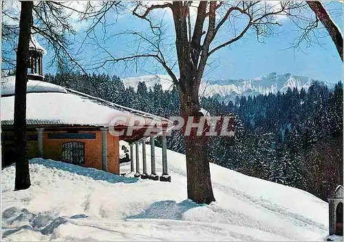 Cartes postales moderne La Capitale du Ski Megeve (Hte Savoe) alt 1113 m chapelle du Calvaire dans le fond les aiguilles