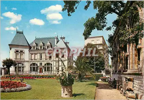 Cartes postales moderne L'Orleanais Montargis (Loiret) Le jardin Durzy et l'hotel de ville