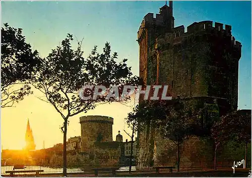 Cartes postales moderne La Rochelle (Ch Mme) Coucher de soleil sur les Tours
