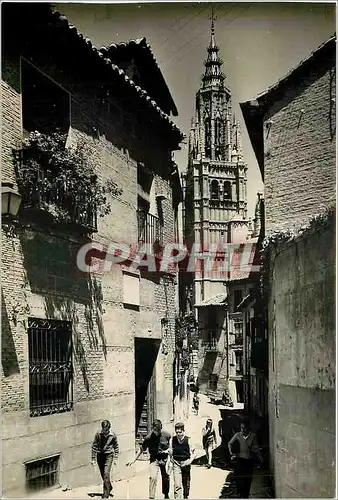 Cartes postales moderne Toledo rue tipique au fond de la Cathedrale