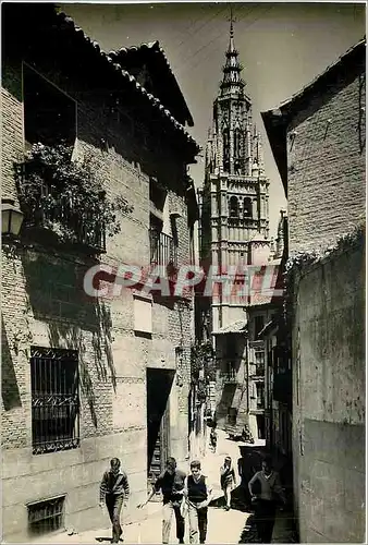 Moderne Karte Toledo rue tipique au fond de la Cathedrale