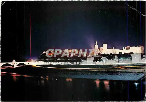 Cartes postales moderne Avignon (Vaucluse) Vue generale la nuit