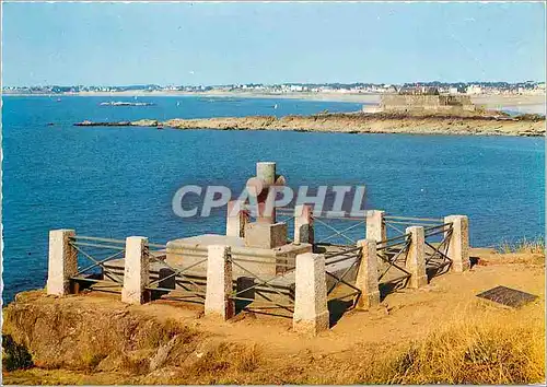 Cartes postales moderne Saint Malo (I et V) Ile du Grand Be Le tombeau de chateaubriand au second plan le fort national