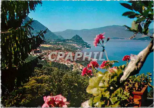 Cartes postales moderne Lago Maggiore Luino Village Hollandais sur le fond la Forteresse de Calcie