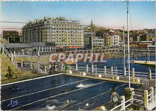 Cartes postales moderne Marseille Piscine du Cercle des Nageurs et Bains des Caralans