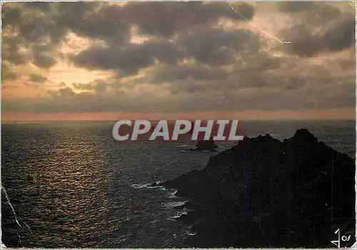 Moderne Karte La Bretagne en couleurs Couchr de Solei Sur la Pointe du Raz ou Nul ne passe sans peur ni sans d