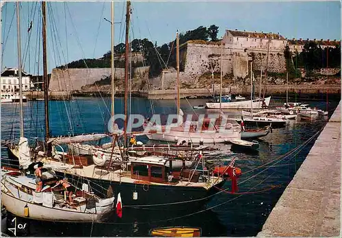 Cartes postales moderne La Bretagne en coueurs Belle ile en Mer (Morbihnan) Bateaux de paisance au palais devant la cita