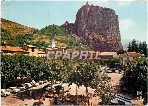 Cartes postales moderne Paysages de France Castellane Basses Alpes ALT 724 m le Roc et N D de Roc dominatnt la ville de