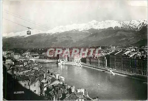 Cartes postales moderne Grenoble (Isere) Le telepherique et la chaine de Belledonne