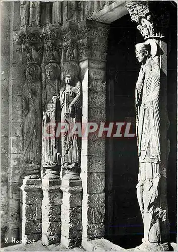 Cartes postales moderne St Loup de Naud (S et M) Detail du portail de l'Eglise (XIIe s)