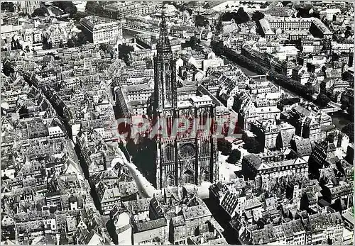 Cartes postales moderne En avion sur Strasbourg (Bas Rhin) La Cathedrale