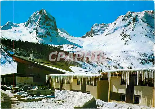Cartes postales moderne Gourette Station de Sports d'Hiver (alt 1400 m) Une partie du Village Vacances Famille et le Pic