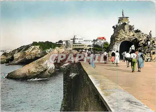Cartes postales moderne Biarritz Le Rocher de la Voerge et Musee de la Mer
