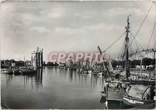 Cartes postales moderne La Rochelle (Chte Mme) le vieux Port Bateaux