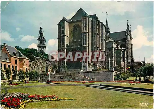 Cartes postales moderne Mons Collegiale Ste Waudru (XVe s) et Beffroi