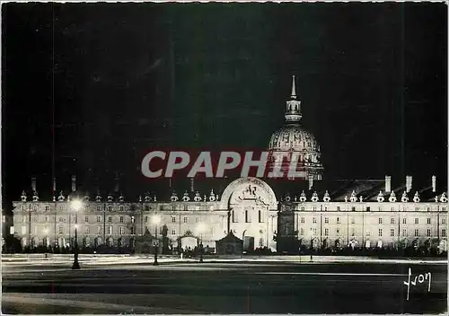 Cartes postales moderne Paris la nuit L'Hotel des Invalides vu de l'Esplanade