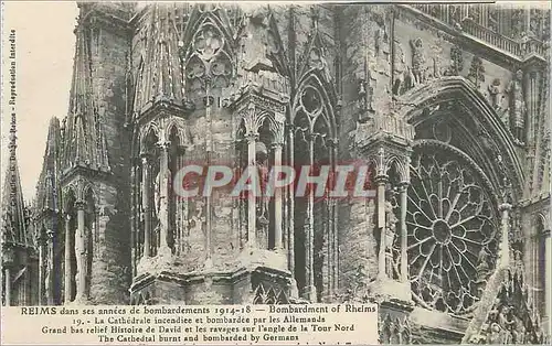 Ansichtskarte AK Reims Dans ses annees de bombardement 1914 18 La Cathedrale incediee et bombardee par les Allema