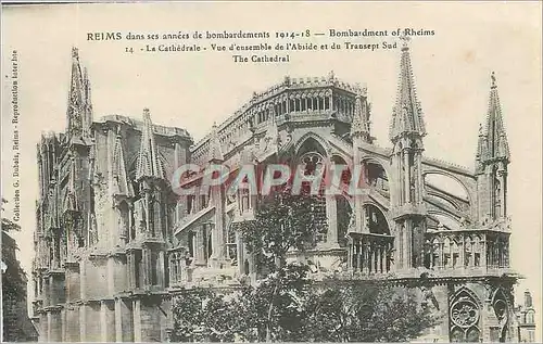 Ansichtskarte AK Reims Dans ses annees de bombardement 1914 18 La Cathedrale Vue d'ensemble de l'Abside et du Tra