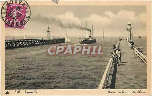 Cartes postales Trouville Sortie du bateau du Havre