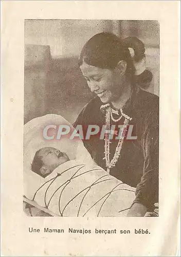 Image Une Maman Navajos bercant son bebe