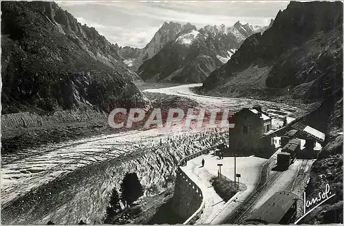 Cartes postales moderne Chamonix Haute Savoie Le Montenvers et la Mer de Glace