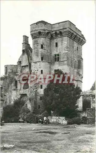 Cartes postales moderne Crouy sur Ourcq S et M Le Vieux Chateau Cour Interieure