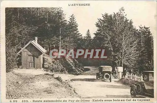 Cartes postales L'Auvergne Route automobile du Puy de Dome Entree sous bois au Col de Ceyssat