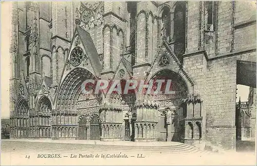 Ansichtskarte AK Bourges Les Portails de la Cathedrale