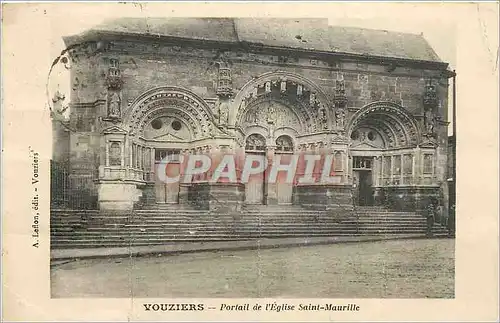 Ansichtskarte AK Vouziers Portail de l'Eglise Saint Maurille