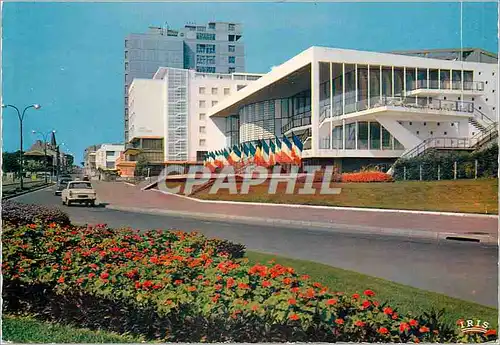 Cartes postales moderne Royan Le Palais des Congres et la Tour de Foncillon