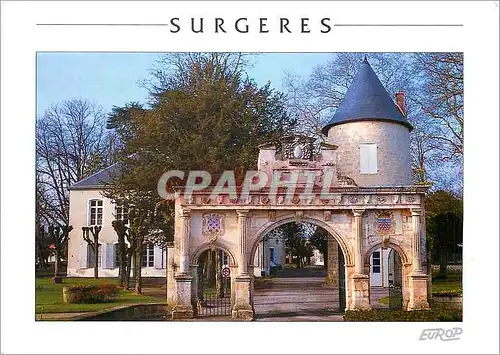 Cartes postales moderne Surgeres A l'entree du parc de l'hotel de ville