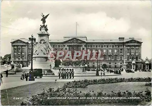 Cartes postales moderne Buckingham Palace and Queen Victoria Memorial London