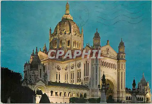 Cartes postales moderne Lisieux Calvados La Basilique Sainte Therese illuminee