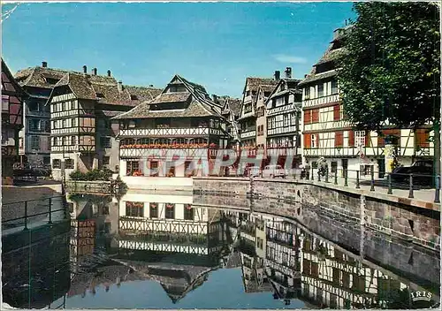 Cartes postales moderne Strasbourg Maison des Tanneurs datant de 1651 et rue du Bain aux Plantes