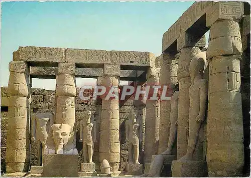 Moderne Karte Temple de Louxor Statues de Ramses II dans la grande cour