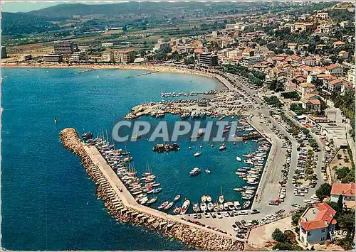 Cartes postales moderne Le Lavandou Vue aerienne Le Port le Boulevard du Front de Mer et les nouveaux immeubles