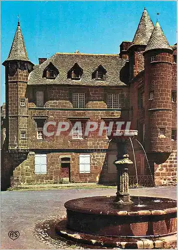 Cartes postales moderne Fontaine et vielles maisons de la grand place de Salers