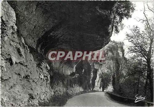 Cartes postales moderne Sites et Monuments du Perigord Les Eyzies Gorge d'enfer Au fond le Grand Roc