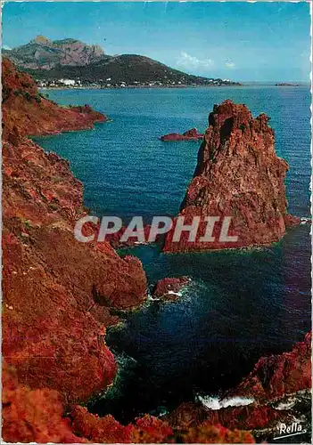 Cartes postales moderne La Corniche d'Or Le Dramont Var Au premier plan le rocher La Cathedrale