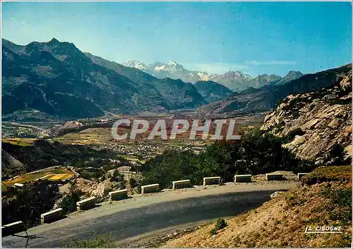 Cartes postales moderne Vue panoramique de la route du Col de Vars sur le massif du Pelvoux