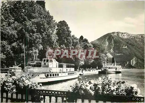 Cartes postales moderne Annecy Le Port A Quai Le Fier et La France Au fond le Mont Veyrier Bateaux