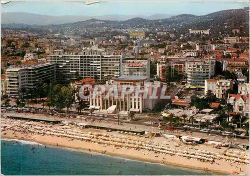 Cartes postales moderne Cannes AM Le Palais des Festival Une des Plages