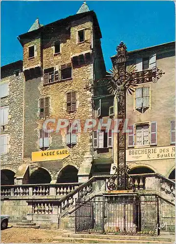 Cartes postales moderne Villefranche de Rouergue Aveyron La Place Notre Dame entouree de Maisons gothique et renaissance