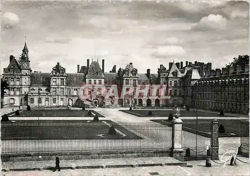 Cartes postales moderne Fontainebleau Seine et Marne Le Palais Cour du Cheval blanc ou des adieux