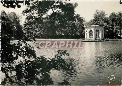 Cartes postales moderne Fontainebleau Seine et Marne Le Palais Etang des Carpes et pavillon de l'Empereur